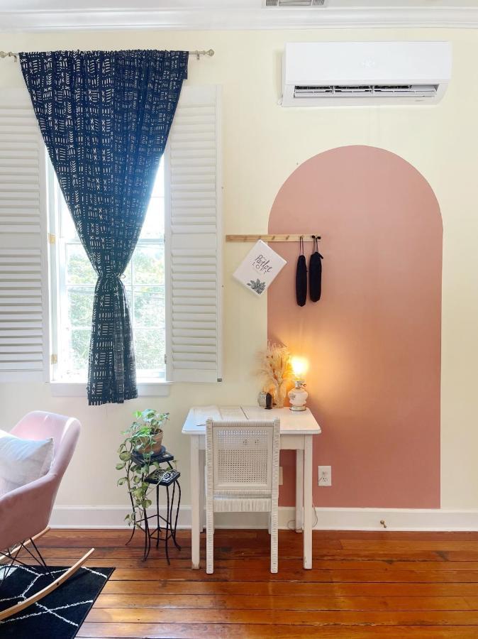 Charming 1885 Parlor Loft Downtown Savannah Stay Exterior photo