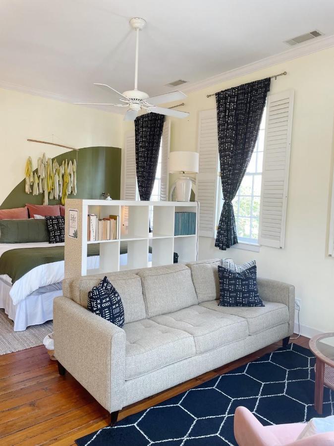 Charming 1885 Parlor Loft Downtown Savannah Stay Exterior photo