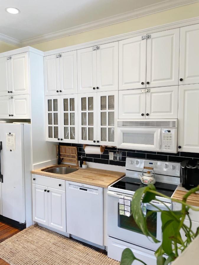 Charming 1885 Parlor Loft Downtown Savannah Stay Exterior photo